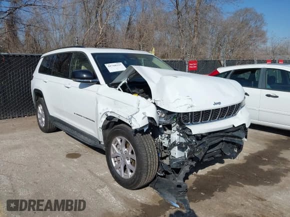 ✅ 2022 Jeep Grand Cherokee Limited • VIN: 1C4RJKBG8N8586661 • Lot: 41760327. Listed on IAAI with 43,894 mi. Free auction sales archive from the USA and detailed vehicle history report at DreamBid. Image 1.