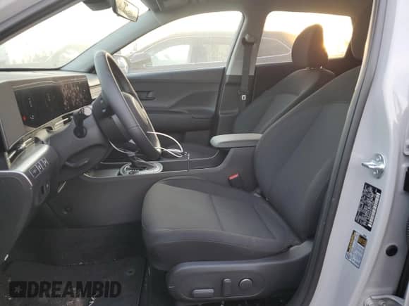 2025 Hyundai Kona SEL with VIN KM8HB3AB7SU216546, listed as a Copart auction lot 86342834 with 485 mi miles and Salvage title. Bid and sale history available at DreamBid. Image 7.