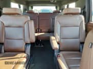 ✅ 2023 Chevrolet Suburban High Country • VIN: 1GNSKGKLXPR283782 • Lot: 71416185. Wystawiony na Copart z przebiegiem 119 374 mil. Bezpłatny archiwum sprzedaży aukcyjnych z USA i szczegółowy raport historii pojazdu na DreamBid. Zdjęcie 10.
