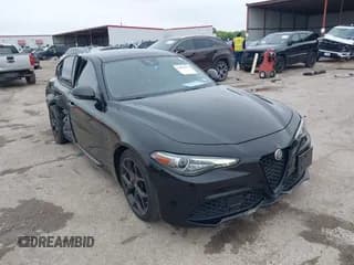 ✅ 2020 Alfa Romeo Giulia • VIN: ZARFAMAN9L7637186 • Lot: 41947571. Listed on IAAI with 37,491 mi. Free auction sales archive from the USA and detailed vehicle history report at DreamBid. Image 1.