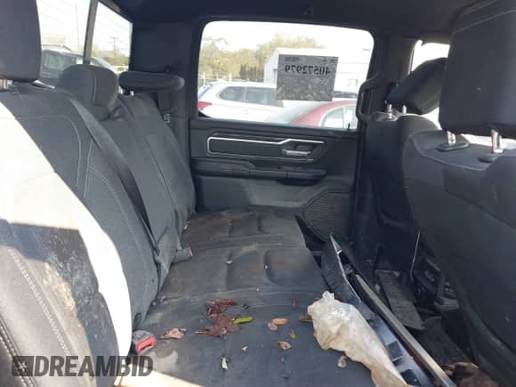 2019 Ram 1500 Big Horn с VIN 1C6SRFFT5KN699304, выставлен на аукционе IAAI как лот 40572979 с пробегом Не указан миль и . История ставок и продаж доступна на DreamBid. Изображение 8.