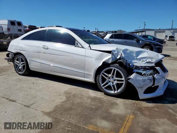 ✅ 2014 Mercedes-Benz E 350 • VIN: WDDKJ5KBXEF245514 • Лот: 47947615. Опубликован ранее на Copart с пробегом 93 476 миль. Бесплатный доступ к архиву аукционных продаж из США и подробный отчёт об истории автомобиля на DreamBid. Изображение 4.