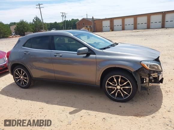 ✅ 2015 Mercedes-Benz GLA 250 • VIN: WDCTG4GB2FJ030282 • Lot: 43087572. Wystawiony na IAAI z przebiegiem 153 621 mil. Bezpłatny archiwum sprzedaży aukcyjnych z USA i szczegółowy raport historii pojazdu na DreamBid. Zdjęcie 13.