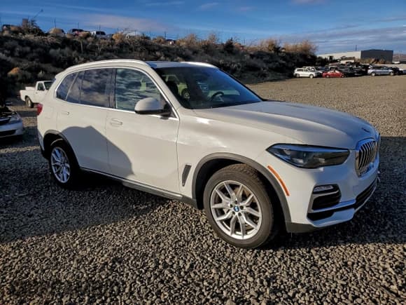 ✅ 2020 BMW X5 xDrive40i • VIN: 5UXCR6C03L9B31958 • Lot: 85438465. Wystawiony na Copart z przebiegiem 113 894 mil. Bezpłatny archiwum sprzedaży aukcyjnych z USA i szczegółowy raport historii pojazdu na DreamBid. Zdjęcie 4.