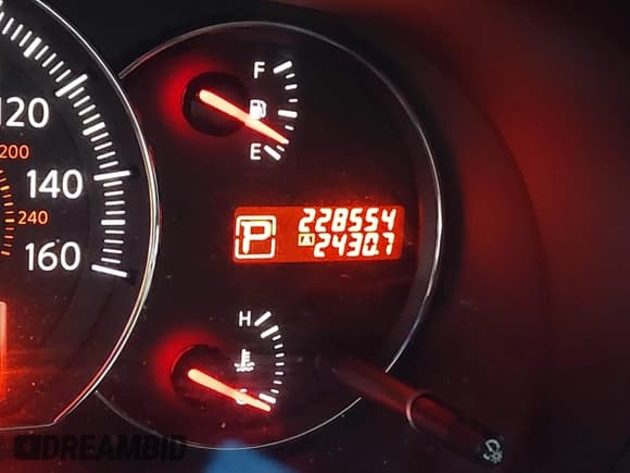 ✅ 2009 Nissan Maxima SV • VIN: 1N4AA51E19C829377 • Lot: 43758750. Wystawiony na IAAI z przebiegiem 228 884 mil. Bezpłatny archiwum sprzedaży aukcyjnych z USA i szczegółowy raport historii pojazdu na DreamBid. Zdjęcie 6.