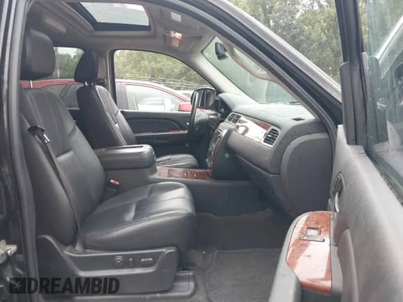 2008 Chevrolet Tahoe LTZ с VIN 1GNFK13038R176495, выставлен на аукционе IAAI как лот 42831935 с пробегом 195 782 миль миль и . История ставок и продаж доступна на DreamBid. Изображение 5.