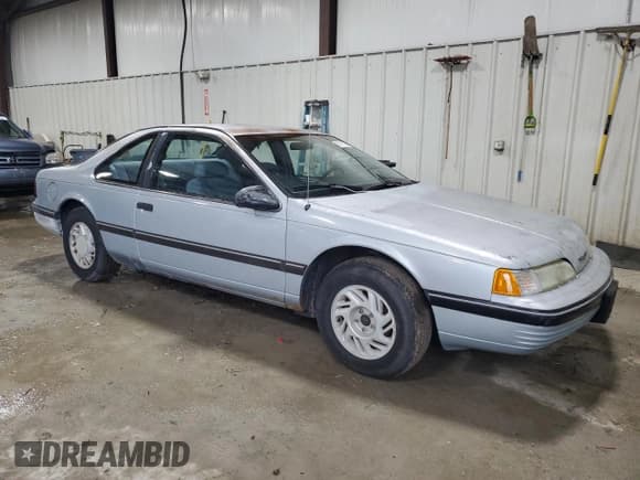 ✅ 1990 Ford Thunderbird • VIN: 1FAPP6047LH140817 • Лот: 83910194. Опубликован ранее на Copart с пробегом 177 909 миль. Бесплатный доступ к архиву аукционных продаж из США и подробный отчёт об истории автомобиля на DreamBid. Изображение 4.