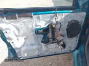 ✅ 1994 Ford Explorer Eddie Bauer • VIN: 1FMDU34X7RUE48025 • Lot: 42145717. Wystawiony na IAAI z przebiegiem 171 618 mil. Bezpłatny archiwum sprzedaży aukcyjnych z USA i szczegółowy raport historii pojazdu na DreamBid. Zdjęcie 6.