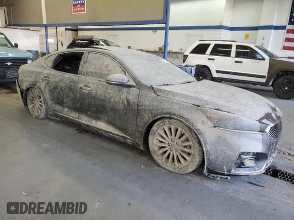 ✅ 2017 Kia Cadenza Premium • VIN: KNALC4J14H5083267 • Lot: 78030244. Wystawiony na Copart z przebiegiem Nie podano. Bezpłatny archiwum sprzedaży aukcyjnych z USA i szczegółowy raport historii pojazdu na DreamBid. Zdjęcie 4.