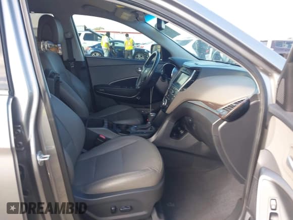 ✅ 2017 Hyundai Santa Fe 2.4L • VIN: 5NMZU3LB1HH012955 • Lot: 43634021. Listed on IAAI with 75,051 mi. Free auction sales archive from the USA and detailed vehicle history report at DreamBid. Image 5.