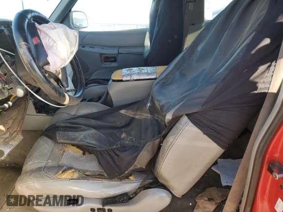 ✅ 1998 Ford Explorer Sport • VIN: 1FMYU24E9WUB65275 • Lot: 46595565. Listed on Copart with Not provided. Free auction sales archive from the USA and detailed vehicle history report at DreamBid. Image 7.