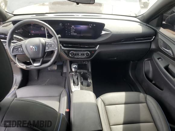 ✅ 2025 Buick Envista Sport Touring • VIN: KL47LBEP2SB021151 • Lot: 72795514. Wystawiony na Copart z przebiegiem 6 793 mil. Bezpłatny archiwum sprzedaży aukcyjnych z USA i szczegółowy raport historii pojazdu na DreamBid. Zdjęcie 8.