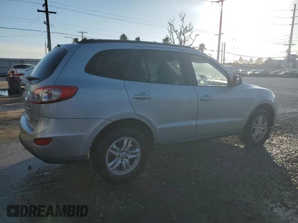 ✅ 2010 Hyundai Santa Fe GLS • VIN: 5NMSG3AB0AH371148 • Lot: 86057174. Listed on Copart with 137,501 mi. Free auction sales archive from the USA and detailed vehicle history report at DreamBid. Image 3.