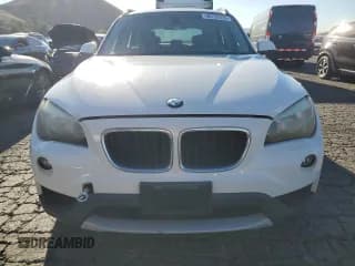 ✅ 2013 BMW X1 28i • VIN: WBAVM1C53DVW45030 • Лот: 90732035. Опубликован ранее на Copart с пробегом 123 490 миль. Бесплатный доступ к архиву аукционных продаж из США и подробный отчёт об истории автомобиля на DreamBid. Изображение 5.
