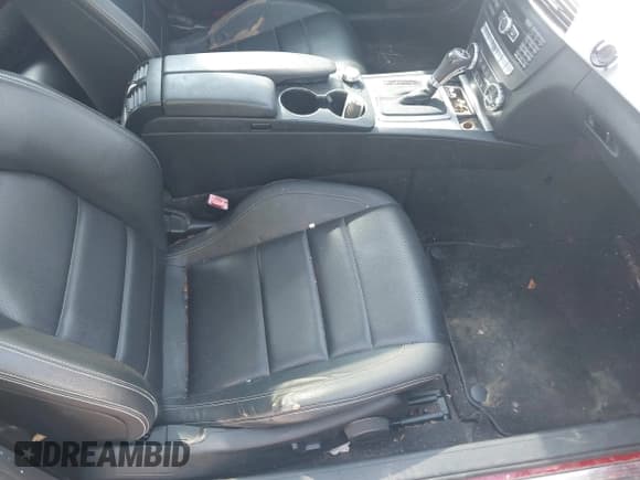 ✅ 2013 Mercedes-Benz C 250 • VIN: WDDGJ4HB0DF977768 • Lot: 41521807. Wystawiony na IAAI z przebiegiem Nie podano. Bezpłatny archiwum sprzedaży aukcyjnych z USA i szczegółowy raport historii pojazdu na DreamBid. Zdjęcie 5.