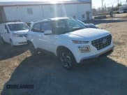 ✅ 2021 Hyundai Venue SEL • VIN: KMHRC8A33MU073671 • Lot: 41460177. Wystawiony na IAAI z przebiegiem 41 654 mil. Bezpłatny archiwum sprzedaży aukcyjnych z USA i szczegółowy raport historii pojazdu na DreamBid. Zdjęcie 1.