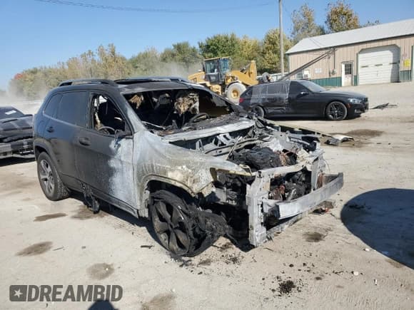 ✅ 2021 Jeep Cherokee Limited • VIN: 1C4PJMDXXMD185098 • Lot: 76965384. Wystawiony na Copart z przebiegiem Nie podano. Bezpłatny archiwum sprzedaży aukcyjnych z USA i szczegółowy raport historii pojazdu na DreamBid. Zdjęcie 4.