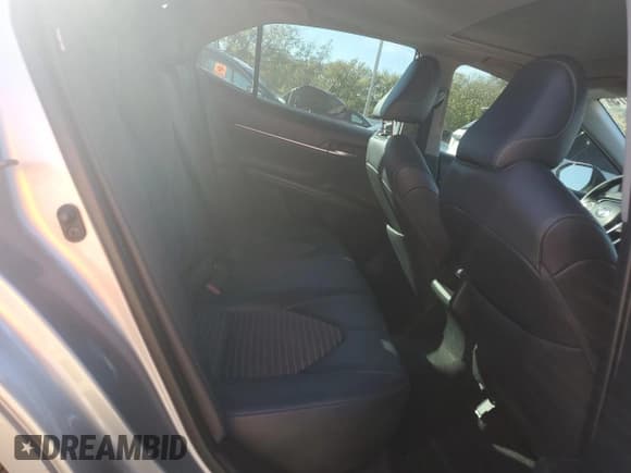 ✅ 2019 Toyota Camry SE • VIN: 4T1B11HK3KU849449 • Лот: 89733075. Опубликован ранее на Copart с пробегом 152 832 миль. Бесплатный доступ к архиву аукционных продаж из США и подробный отчёт об истории автомобиля на DreamBid. Изображение 10.