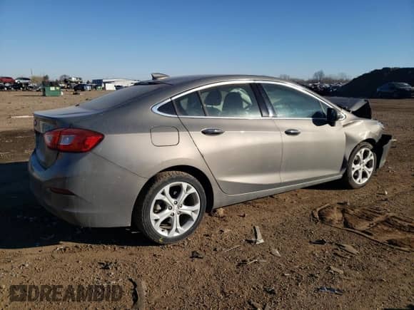 ✅ 2018 Chevrolet Cruze Premier • VIN: 1G1BF5SM5J7127879 • Лот: 68385442. Размещён на Copart с пробегом 116 762 миль миль. Получите бесплатный доступ к архиву аукционных продаж из США и посмотрите подробный отчёт об истории автомобиля на DreamBid. Изображение 3.