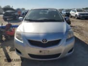 ✅ 2012 Toyota Yaris • VIN: JTDBT4K32C1416838 • Лот: 83838175. Опубликован ранее на Copart с пробегом 173 636 миль. Бесплатный доступ к архиву аукционных продаж из США и подробный отчёт об истории автомобиля на DreamBid. Изображение 5.