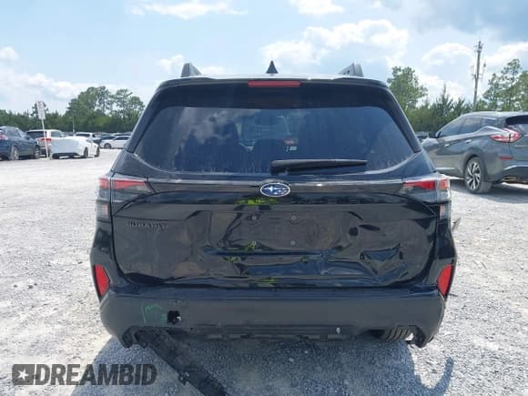 ✅ 2025 Subaru Forester Premium • VIN: JF2SLDDC0SH428264 • Lot: 42403076. Listed on IAAI with 8,955 mi. Free auction sales archive from the USA and detailed vehicle history report at DreamBid. Image 16.