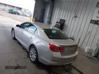 2013 Chevrolet Malibu LT z VIN 1G11E5SA3DF205185, wystawiony jako IAAI lot #43127869 z przebiegiem 128 483 mil mil oraz . Historia ofert i sprzedaży dostępna na DreamBid. Obrazek 6.