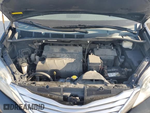 ✅ 2013 Toyota Sienna XLE • VIN: 5TDYK3DC8DS402578 • Lot: 66473395. Wystawiony na Copart z przebiegiem Nie podano. Bezpłatny archiwum sprzedaży aukcyjnych z USA i szczegółowy raport historii pojazdu na DreamBid. Zdjęcie 11.