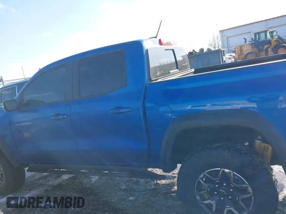 2023 Chevrolet Colorado 4WD ZR2 с VIN 1GCPTFEK2P1247799, выставлен на аукционе IAAI как лот 41332156 с пробегом 12 259 миль миль и . История ставок и продаж доступна на DreamBid. Изображение 14.