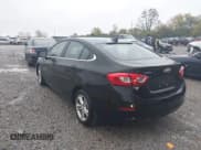 ✅ 2018 Chevrolet Cruze LT • VIN: 1G1BE5SM8J7234587 • Lot: 43569915. Wystawiony na IAAI z przebiegiem 72 947 mil. Bezpłatny archiwum sprzedaży aukcyjnych z USA i szczegółowy raport historii pojazdu na DreamBid. Zdjęcie 3.