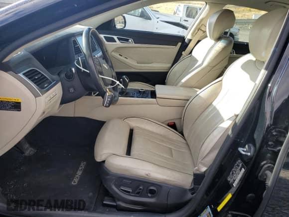 2015 Hyundai Genesis 3.8L z VIN KMHGN4JE6FU074067, wystawiony jako Copart lot #77458694 z przebiegiem 96 115 mil mil oraz Szkoda całkowita • Salvage title. Historia ofert i sprzedaży dostępna na DreamBid. Obrazek 7.