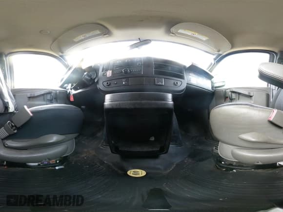 ✅ 2020 Chevrolet Express Cargo • VIN: 1GCWGAFG5L1165718 • Lot: 43918806. Wystawiony na IAAI z przebiegiem 149 603 mil. Bezpłatny archiwum sprzedaży aukcyjnych z USA i szczegółowy raport historii pojazdu na DreamBid. Zdjęcie 18.