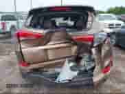 2016 Hyundai Tucson Limited z VIN KM8J33A28GU144908, wystawiony jako IAAI lot #42060348 z przebiegiem 46 542 mil mil oraz . Historia ofert i sprzedaży dostępna na DreamBid. Obrazek 6.