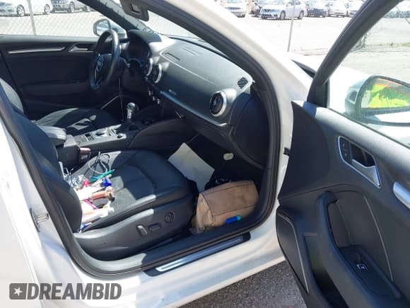 ✅ 2020 Audi A3 Premium Plus • VIN: WAUCUGFF6LA047387 • Lot: 40276844. Listed on IAAI with 59,832 mi. Free auction sales archive from the USA and detailed vehicle history report at DreamBid. Image 5.