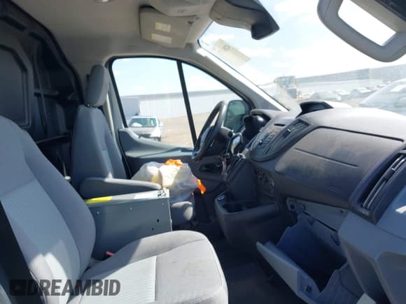 ✅ 2018 Ford Transit • VIN: 1FTYR1YM6JKA81209 • Lot: 42063771. Listed on IAAI with 154,724 mi. Free auction sales archive from the USA and detailed vehicle history report at DreamBid. Image 5.