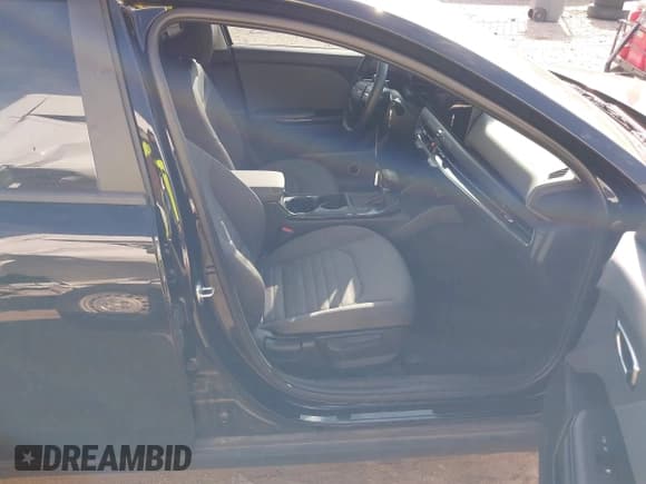 ✅ 2025 Kia K4 EX • VIN: 3KPFU4DE3SE123829 • Лот: 43269526. Опубликован ранее на IAAI с пробегом 6 338 миль. Бесплатный доступ к архиву аукционных продаж из США и подробный отчёт об истории автомобиля на DreamBid. Изображение 5.