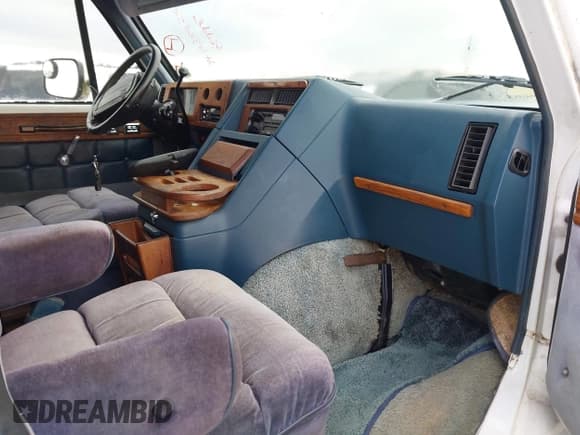 ✅ 1995 Chevrolet Chevy Van • VIN: 1GBEG25K1SF131482 • Лот: 43065280. Опубликован ранее на IAAI с пробегом 171 061 миль. Бесплатный доступ к архиву аукционных продаж из США и подробный отчёт об истории автомобиля на DreamBid. Изображение 5.