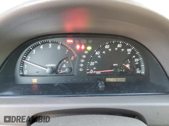 ✅ 2004 Toyota Camry SE • VIN: 4T1BE32K04U307415 • Lot: 93543885. Wystawiony na Copart z przebiegiem 178 394 mil. Bezpłatny archiwum sprzedaży aukcyjnych z USA i szczegółowy raport historii pojazdu na DreamBid. Zdjęcie 9.