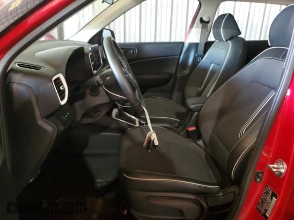 2022 Hyundai Venue SEL z VIN KMHRC8A33NU186943, wystawiony jako Copart lot #66745044 z przebiegiem 48 107 mil mil oraz Szkoda całkowita • Salvage title. Historia ofert i sprzedaży dostępna na DreamBid. Obrazek 7.