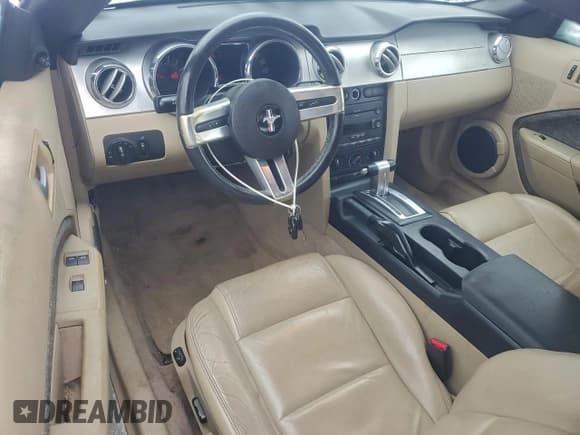 ✅ 2007 Ford Mustang Deluxe • VIN: 1ZVHT84N875263135 • Lot: 95681195. Listed on Copart with 187,525 mi. Free auction sales archive from the USA and detailed vehicle history report at DreamBid. Image 8.