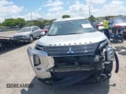 ✅ 2024 Mitsubishi Outlander SE • VIN: JA4J3VA87RZ012811 • Lot: 42150085. Listed on IAAI with 15,491 mi. Free auction sales archive from the USA and detailed vehicle history report at DreamBid. Image 13.