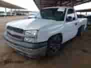2003 Chevrolet Silverado 1500 LS z VIN 1GCEC14T93Z290620, wystawiony jako IAAI lot #43064697 z przebiegiem 172 198 mil mil oraz . Historia ofert i sprzedaży dostępna na DreamBid. Obrazek 17.