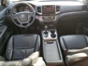 ✅ 2019 Honda Ridgeline RTL-T • VIN: 5FPYK2F67KB000657 • Lot: 87308084. Wystawiony na Copart z przebiegiem 186 918 mil. Bezpłatny archiwum sprzedaży aukcyjnych z USA i szczegółowy raport historii pojazdu na DreamBid. Zdjęcie 8.