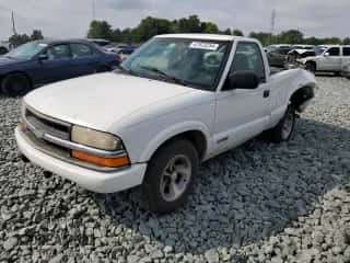 1999 Chevrolet S-10 LS с VIN 1GCCS1445X8155066, выставлен на аукционе Copart как лот 67923254 с пробегом 348 970 миль миль и Списание • Salvage title. История ставок и продаж доступна на DreamBid. Изображение 1.