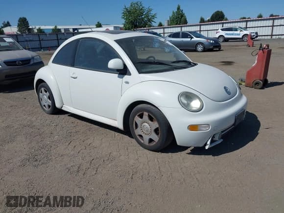 ✅ 2000 Volkswagen Beetle GLS • VIN: 3VWCF21C6YM447678 • Лот: 39204090. Опубликован ранее на IAAI с пробегом 187 880 миль. Бесплатный доступ к архиву аукционных продаж из США и подробный отчёт об истории автомобиля на DreamBid. Изображение 1.
