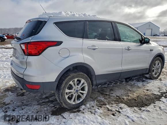✅ 2019 Ford Escape SE • VIN: 1FMCU9GD1KUB51645 • Лот: 95333675. Опубликован ранее на Copart с пробегом 85 719 миль. Бесплатный доступ к архиву аукционных продаж из США и подробный отчёт об истории автомобиля на DreamBid. Изображение 3.