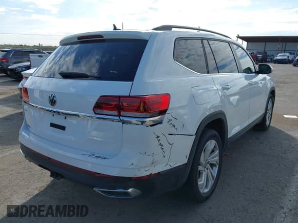 ✅ 2022 Volkswagen Atlas SE • VIN: 1V2WR2CA4NC557725 • Lot: 43472311. Wystawiony na IAAI z przebiegiem 23 725 mil. Bezpłatny archiwum sprzedaży aukcyjnych z USA i szczegółowy raport historii pojazdu na DreamBid. Zdjęcie 4.