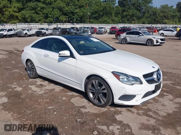 ✅ 2014 Mercedes-Benz E 350 • VIN: WDDKJ5KB7EF280771 • Lot: 43198553. Listed on IAAI with 87,399 mi. Free auction sales archive from the USA and detailed vehicle history report at DreamBid. Image 1.