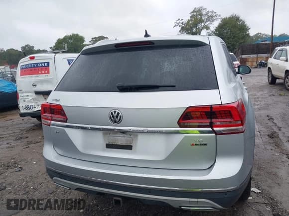✅ 2019 Volkswagen Atlas SEL Premium • VIN: 1V2NR2CA4KC565315 • Лот: 43542718. Опубликован ранее на IAAI с пробегом 86 417 миль. Бесплатный доступ к архиву аукционных продаж из США и подробный отчёт об истории автомобиля на DreamBid. Изображение 16.