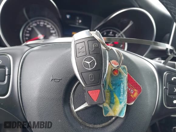 ✅ 2017 Mercedes-Benz GLC 300 • VIN: WDC0J4KB6HF176959 • Lot: 42345692. Wystawiony na IAAI z przebiegiem 161 962 mil. Bezpłatny archiwum sprzedaży aukcyjnych z USA i szczegółowy raport historii pojazdu na DreamBid. Zdjęcie 11.