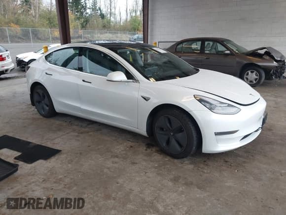 ✅ 2020 Tesla Model 3 Long Range • VIN: 5YJ3E1EB4LF665293 • Lot: 43622344. Wystawiony na IAAI z przebiegiem 57 908 mil. Bezpłatny archiwum sprzedaży aukcyjnych z USA i szczegółowy raport historii pojazdu na DreamBid. Zdjęcie 1.
